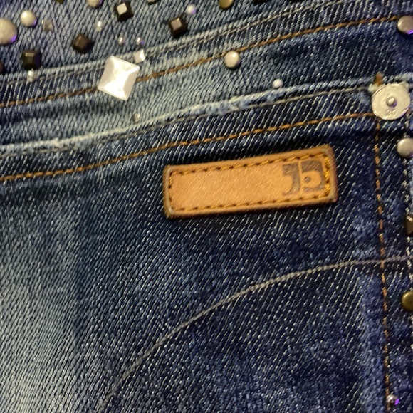JOE’S JEANS “THE BEST FRIEND” STUD EMBELLISHED-SHORTS. Size 25 - Picture 3 of 5